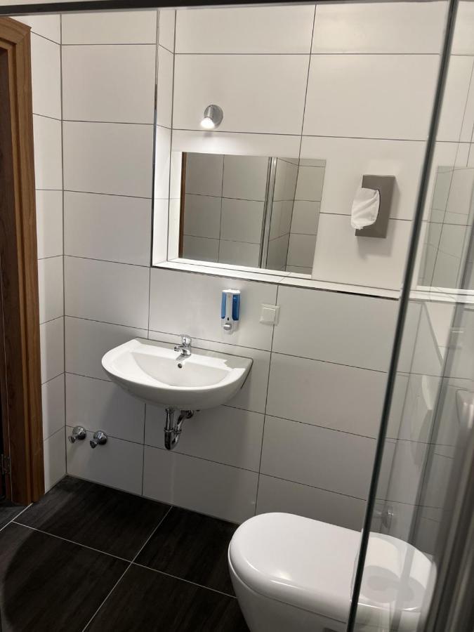 Hotel Pasa Paradies Kostenlose Parkplaetze Ханау-на-Майне Экстерьер фото