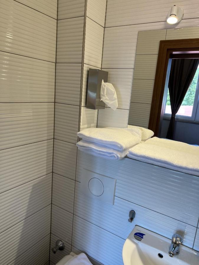 Hotel Pasa Paradies Kostenlose Parkplaetze Ханау-на-Майне Экстерьер фото